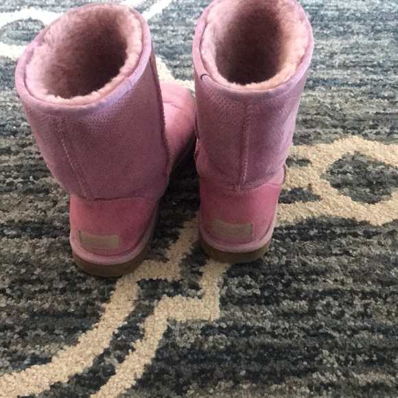 Pink UGGS - Picture 2 of 3